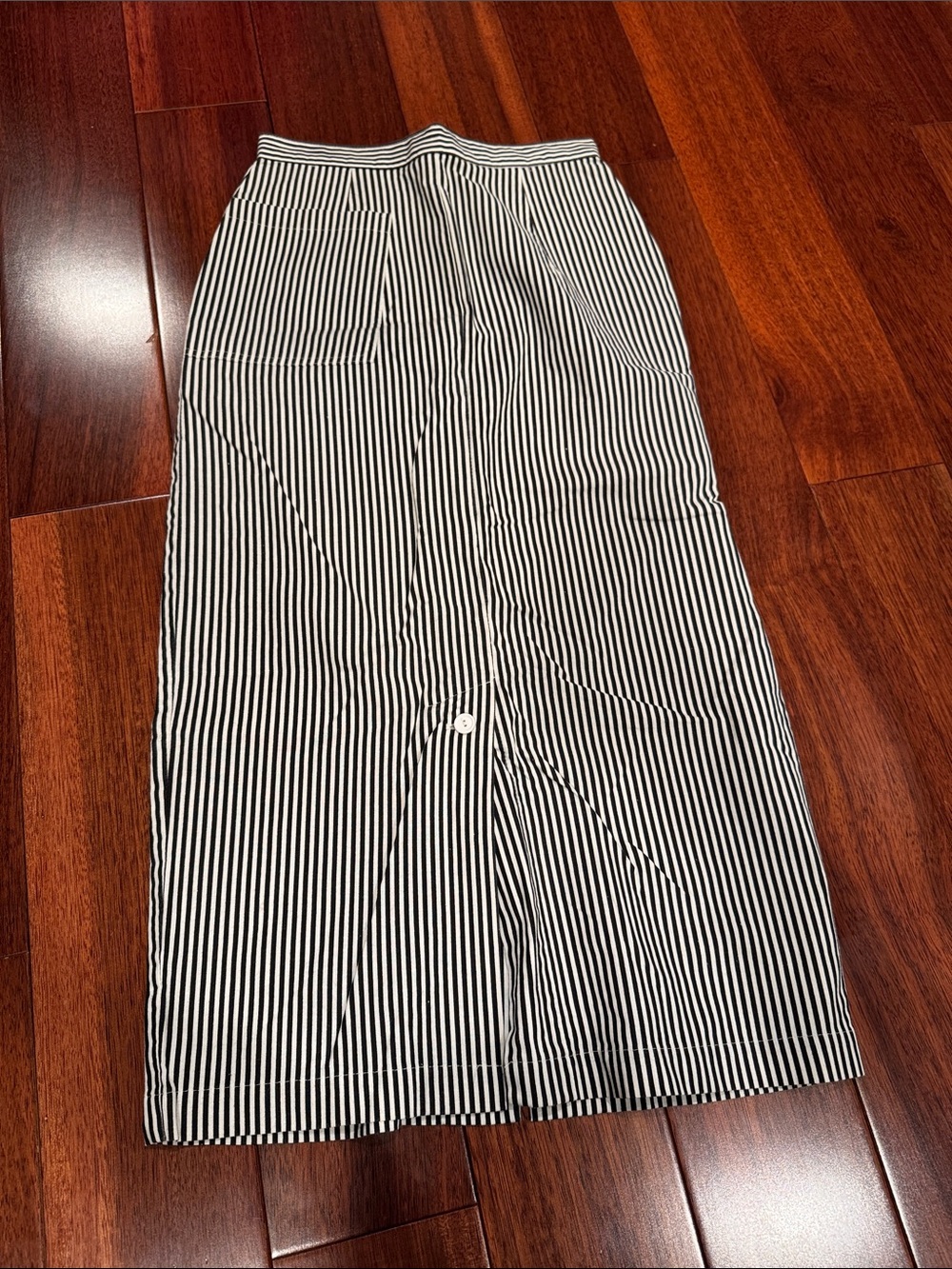 *Vintage 100% Cotton Black and White Striped Midi Skirt